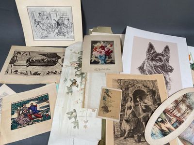 beaucoup de photos et de photos sur la table
