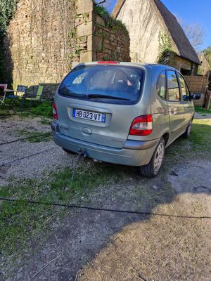 RENAULT SCENIC Immatriculation : HB-023-VT