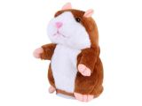 un hamster en peluche brun et blanc, assis sur ses pattes arrière