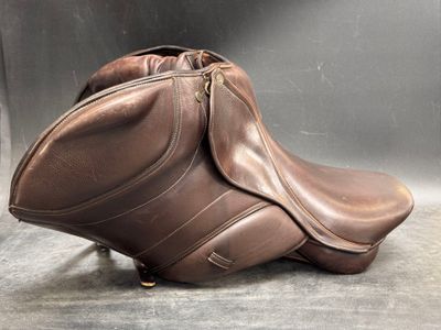 SELLE D'EQUITATION TAILLE DE SIEGE 17 (traces d'usage) EXPED…