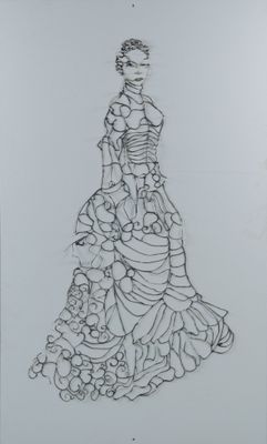 un dessin représentant une femme vêtue d'une robe à motifs floraux