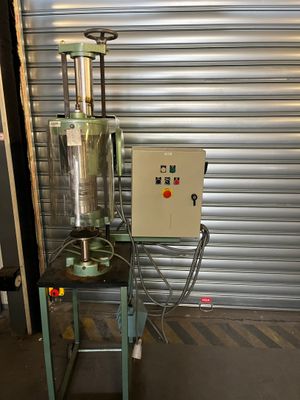 M23: embouteilleuse ZALKIN TM3