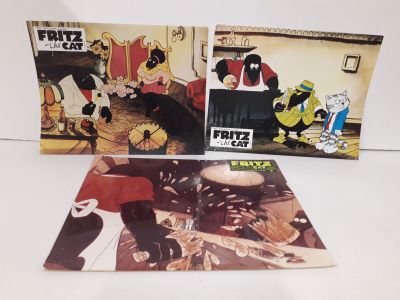 un gros plan d'un CD sur lequel figure l'image d'un chat