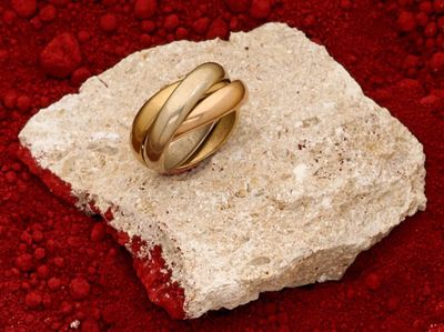 CARTIER "Trinity" Alliance 3 tons d'or 18k (750e), composée …