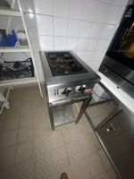 1 réchaud à 2 feux vifs + piètement