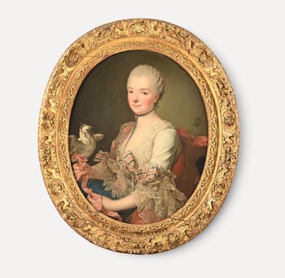 portrait d'une femme tenant un oiseau, dans un cadre doré