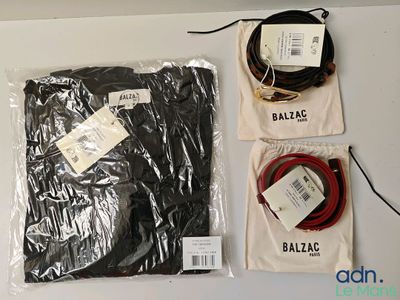 un sac de Balzac et un sac de Balzac posés sur une table
