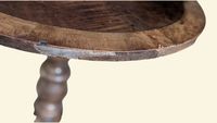 Table guéridon à plateau rond basculant en noyer et acajou. (photo 4)
