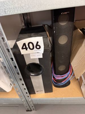 a lot of speakers that are on the shelf in the store