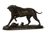 statue en bronze représentant un chien et un chat sur fond blanc