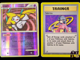 deux cartes Pokémon posées l'une sur l'autre