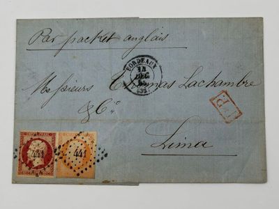 un gros plan d'un morceau de papier sur lequel est apposé un timbre