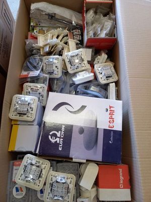 Lot de matériels et accessoires d'ÉLECTRICITÉ pour électrici…