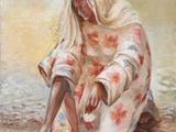 tableau représentant une femme assise sur la plage, les pieds dans le sable