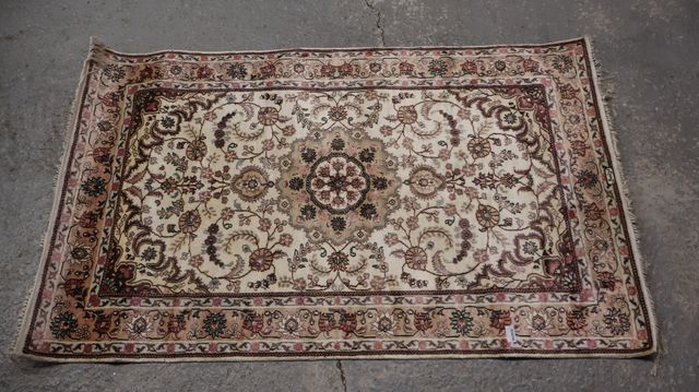 Tapis en laine et soie 91 x 152