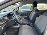 l'intérieur de la voiture est propre et prêt à l'emploi
