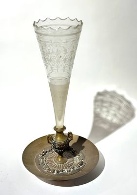 Dans le goût de BARBEDIENNE, vase cornet centre de table en …