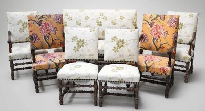 lot de six chaises de salle à manger en chêne anglais du XIXe siècle, avec assises rembourrées à motifs floraux