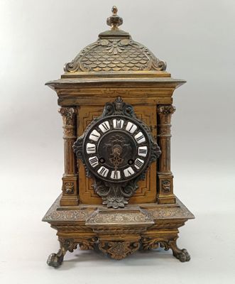 Horloge de table dite 'cathédrale' en bronze et laiton doré,…