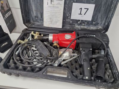 une boîte à outils contenant tout un tas d'outils