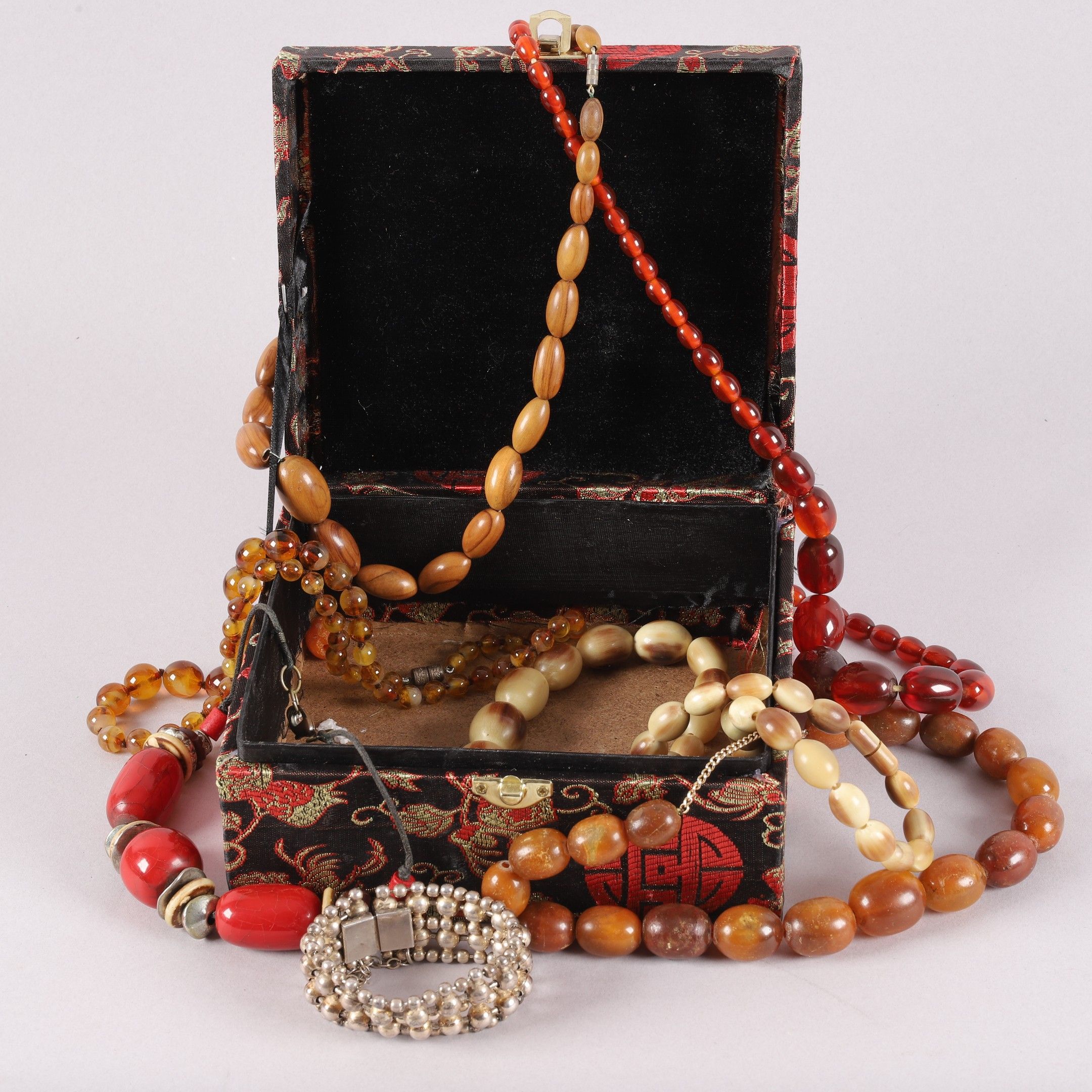 Objets d'art & Curiosités