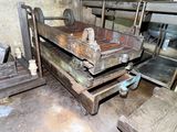 an image of a room with a bunch of old machinery