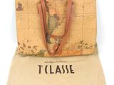 sac fourre-tout beige et marron orné d'une carte du monde imprimée