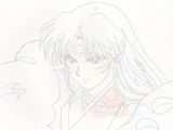 dessin représentant une femme aux cheveux longs, portant un nœud papillon et tenant un ours en peluche
