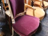 le nombre de chaises qui sont assises ensemble dans une pièce