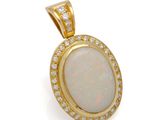 un pendentif en opale et diamants, signé Van Cleef