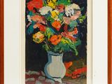 tableau représentant un vase de fleurs posé sur une table recouverte d'une nappe rouge