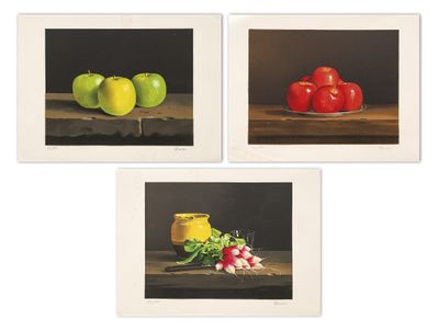 trois tableaux représentant des pommes, des radis et des radis posés sur une table