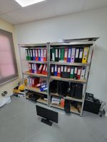 8 étagères en métal chromé et carton. (photo 2)