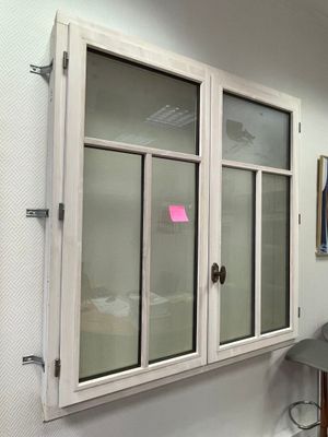 VENDU SUR DESIGNATION. 1 fenêtre double avec cadre bois céru…