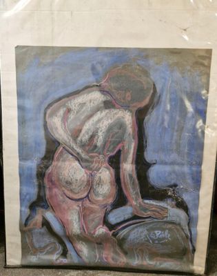 tableau représentant une femme nue assise sur une chaise devant un fond bleu