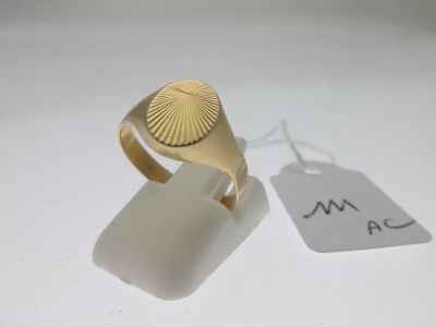 chevalière or 750°/°° au plateau ciselé, non chiffrée, bos… - Photo 1