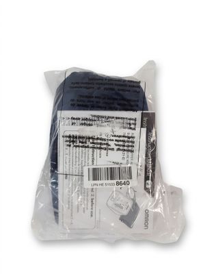 un sac de nourriture posé sur une table