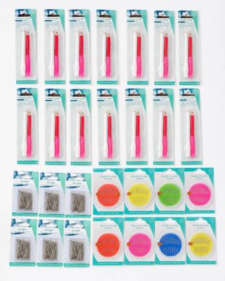 a lot of toothbrushes that are in the package