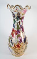 Deux vases à col corolle en porcelaine émaillée polychrome e… (photo 4)