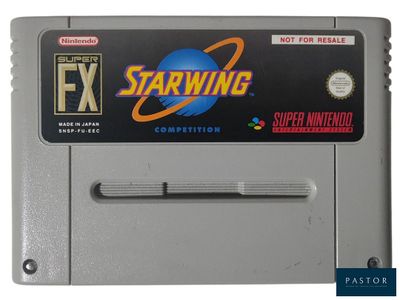 un gros plan d'une cartouche de jeu Nintendo portant le logo Starwing