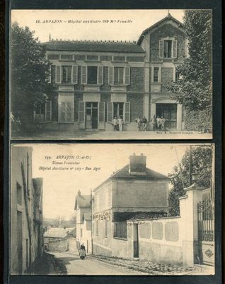 une vieille photo en noir et blanc représentant un immeuble et une rue