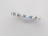 bague en or blanc avec saphirs bleus et diamants