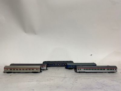 HORNBY - HO - Lot de trois voitures,