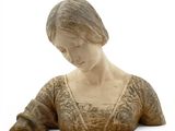 statue d'une femme en train de lire un livre sur fond blanc