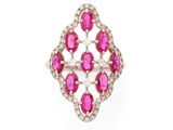 une bague en rubis et diamants