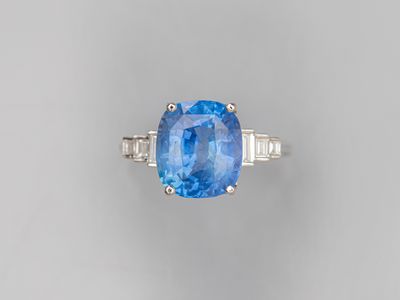 Bague en or gris 750°/°° (18K), sertie d'un exceptionnel sap… - Photo 1