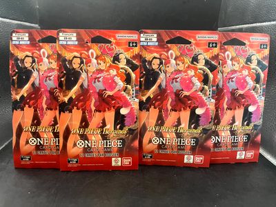 cinq figurines d'action issues de l'anime One Piece, One Piece et One Piece