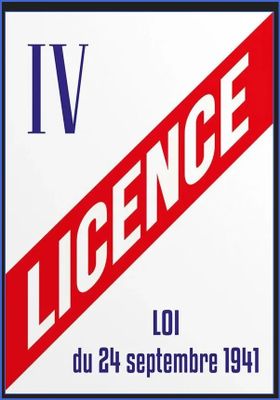 une affiche blanche et bleue ornée d'une bande rouge et portant l'inscription « licence »