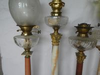 Ensemble de cinq pieds de lampe à pétrole en marbre ou onyx,… (photo 6)