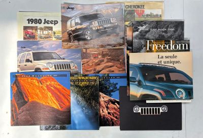 un grand nombre de livres posés sur une table